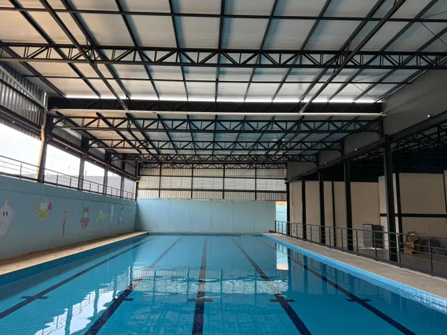 Piscina semiolímpica coberta