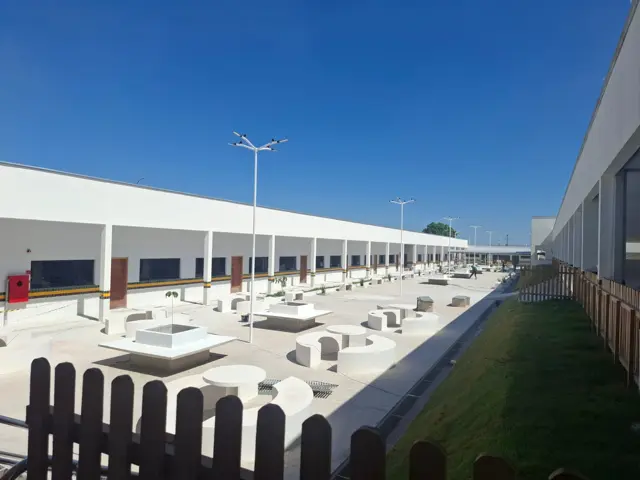 Praça de convivência da escola