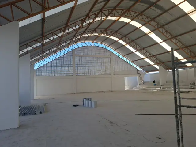 Quadra coberta da escola