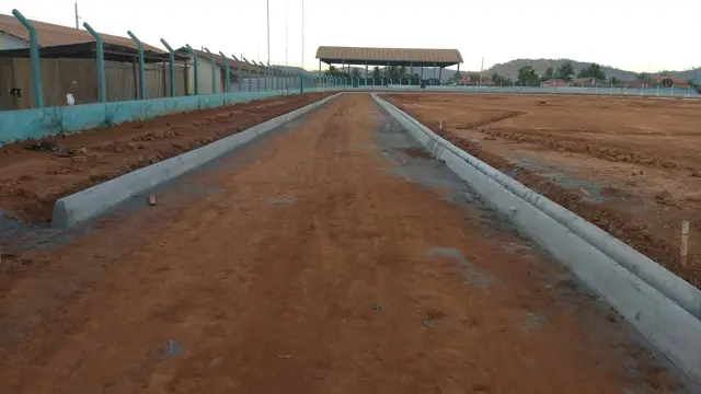 Drenagem e guias em conjunto habitacional