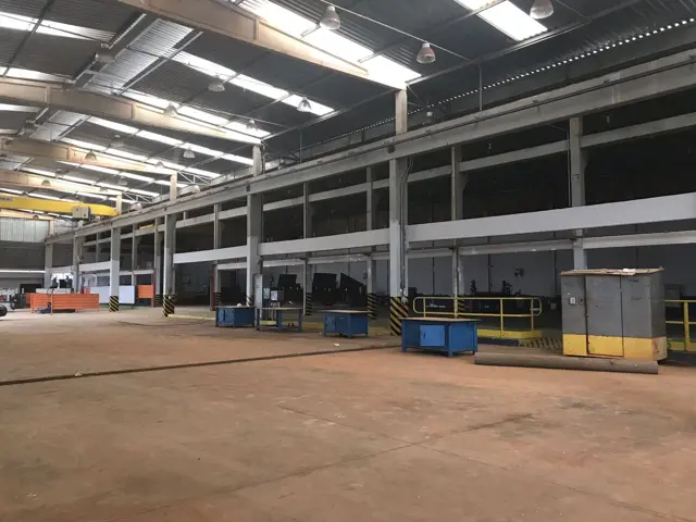 Obra industrial em andamento