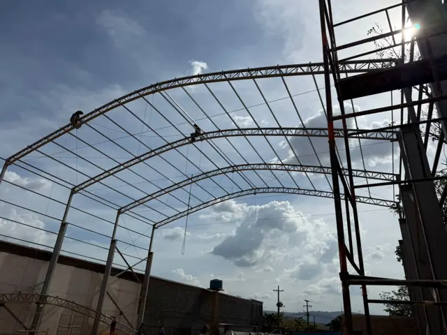 Estrutura em arco vista externa